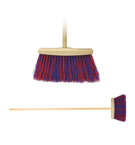 NYLON BRISTLE BROOM 136cm