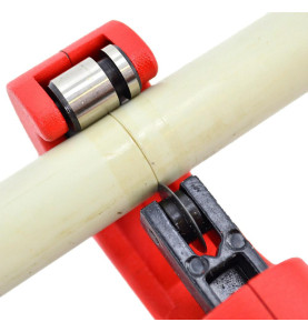 PIPE CUTTER w/ DEBURRER 3-32mm